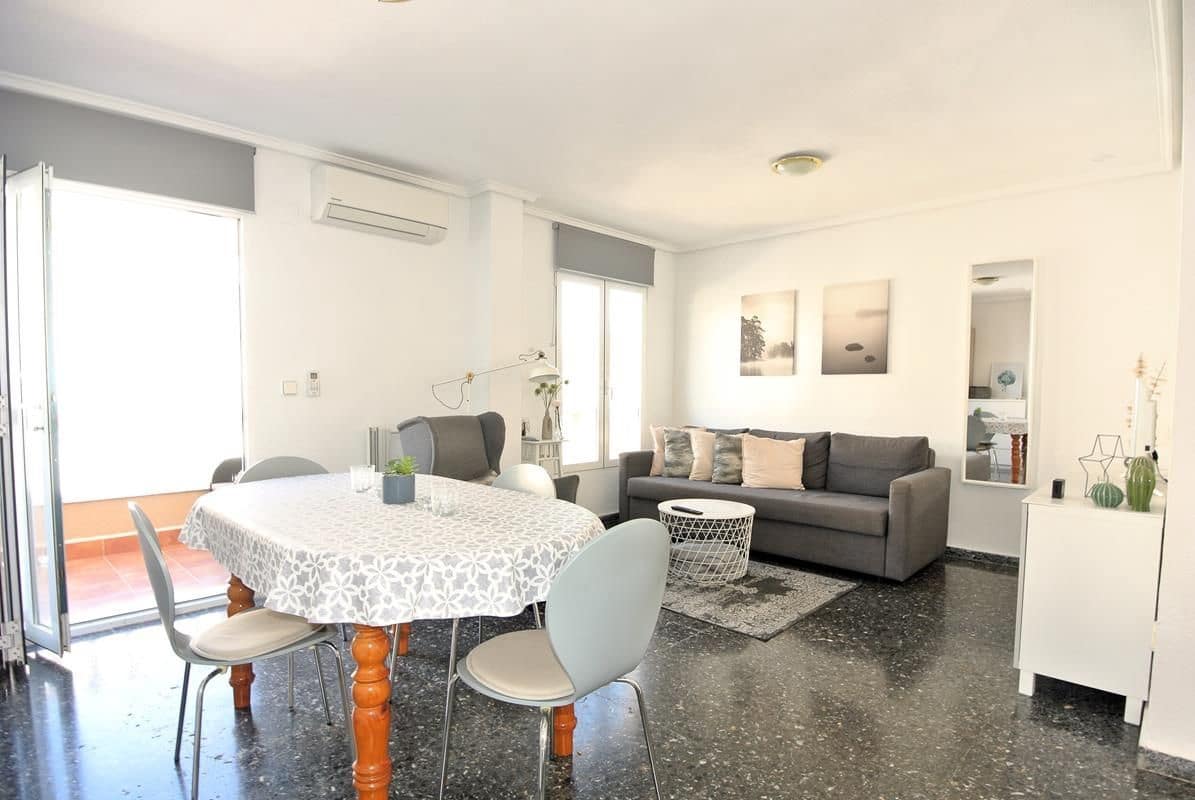 2 bedroom Apartment for sale in Torrevieja with pool - € 139,900 (Ref: 9317249)