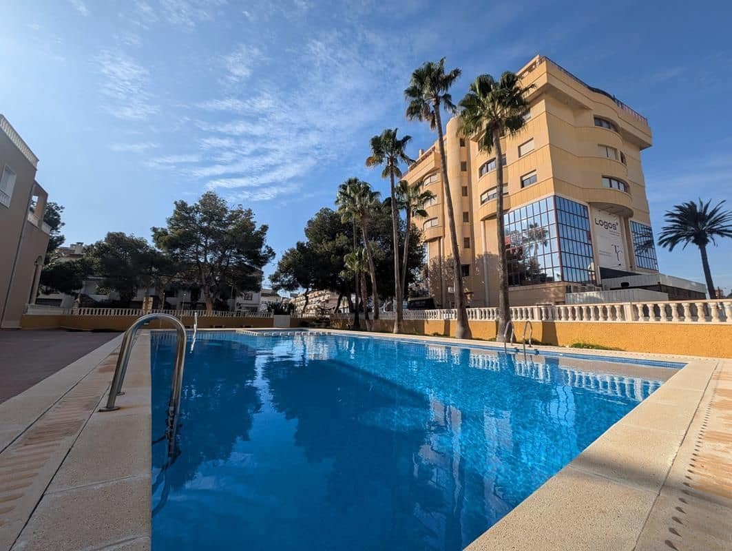 2 bedroom Apartment for sale in Torrevieja with pool - € 139,900 (Ref: 9317249)