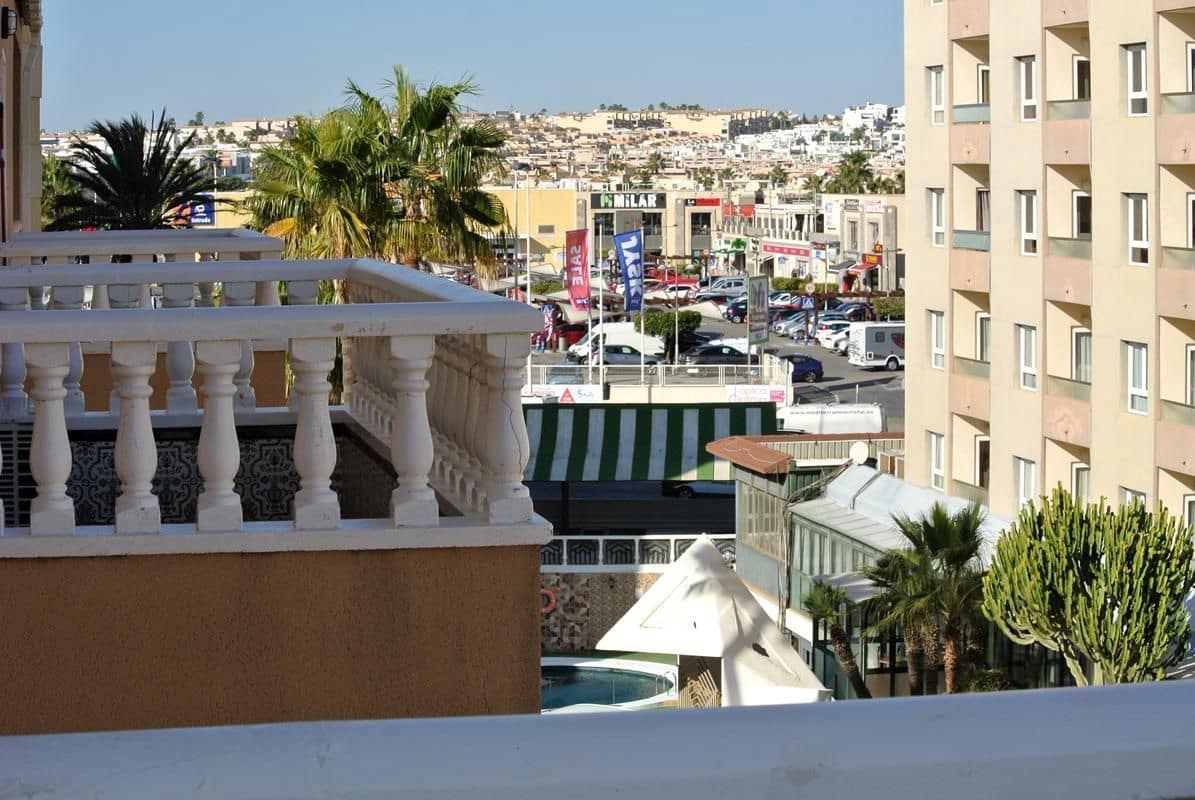 2 bedroom Apartment for sale in Torrevieja with pool - € 139,900 (Ref: 9317249)