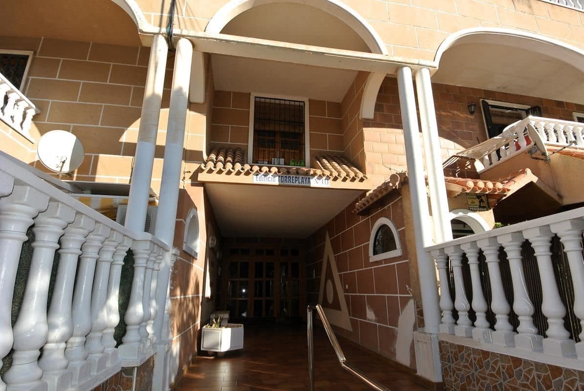 2 bedroom Apartment for sale in Torrevieja with pool - € 139,900 (Ref: 9317249)