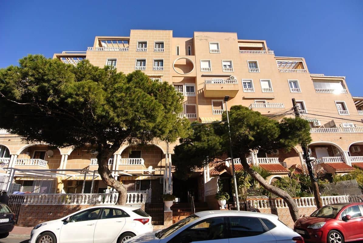 2 bedroom Apartment for sale in Torrevieja with pool - € 139,900 (Ref: 9317249)