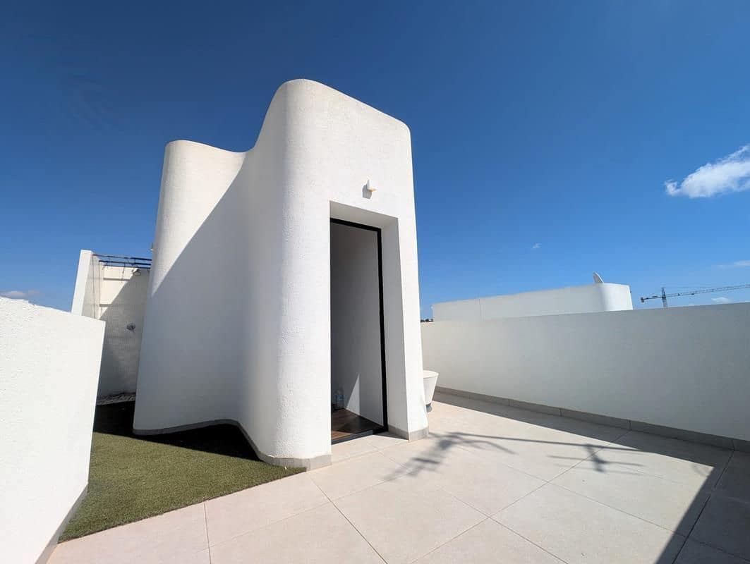 3 makuuhuone Huvila myytävänä paikassa San Fulgencio mukana uima-altaan 
autotalli - 449 000 € (Ref: 9326022)