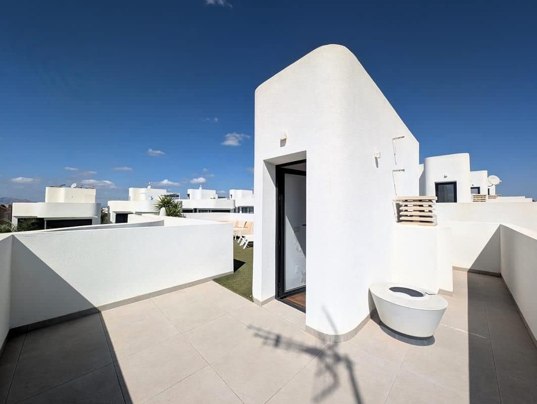 3 makuuhuone Huvila myytävänä paikassa San Fulgencio mukana uima-altaan 
autotalli - 449 000 € (Ref: 9326022)