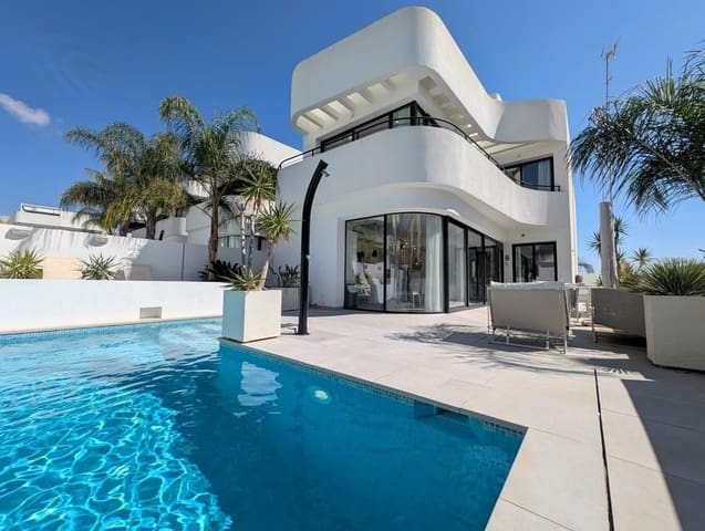 3 makuuhuone Huvila myytävänä paikassa San Fulgencio mukana uima-altaan 
autotalli - 449 000 € (Ref: 9326022)