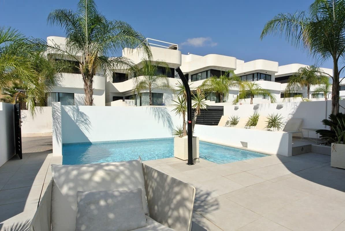 3 makuuhuone Huvila myytävänä paikassa San Fulgencio mukana uima-altaan 
autotalli - 449 000 € (Ref: 9326022)