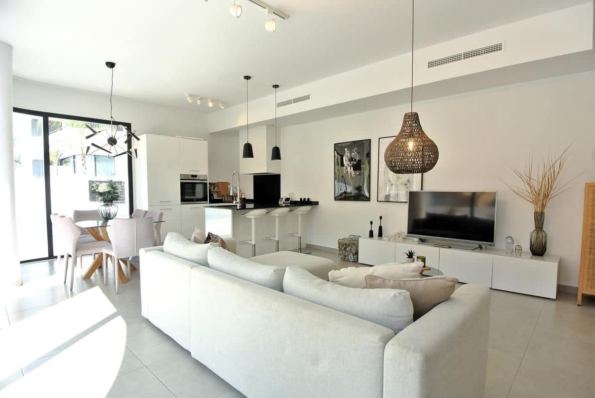 3 makuuhuone Huvila myytävänä paikassa San Fulgencio mukana uima-altaan 
autotalli - 449 000 € (Ref: 9326022)