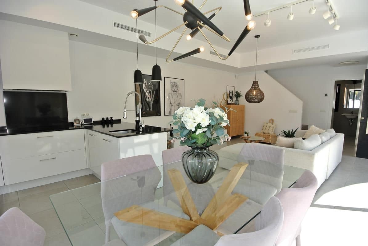 3 makuuhuone Huvila myytävänä paikassa San Fulgencio mukana uima-altaan 
autotalli - 449 000 € (Ref: 9326022)