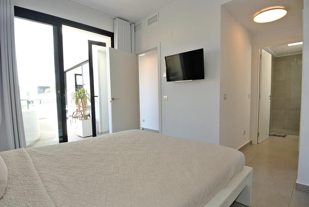 3 makuuhuone Huvila myytävänä paikassa San Fulgencio mukana uima-altaan 
autotalli - 449 000 € (Ref: 9326022)