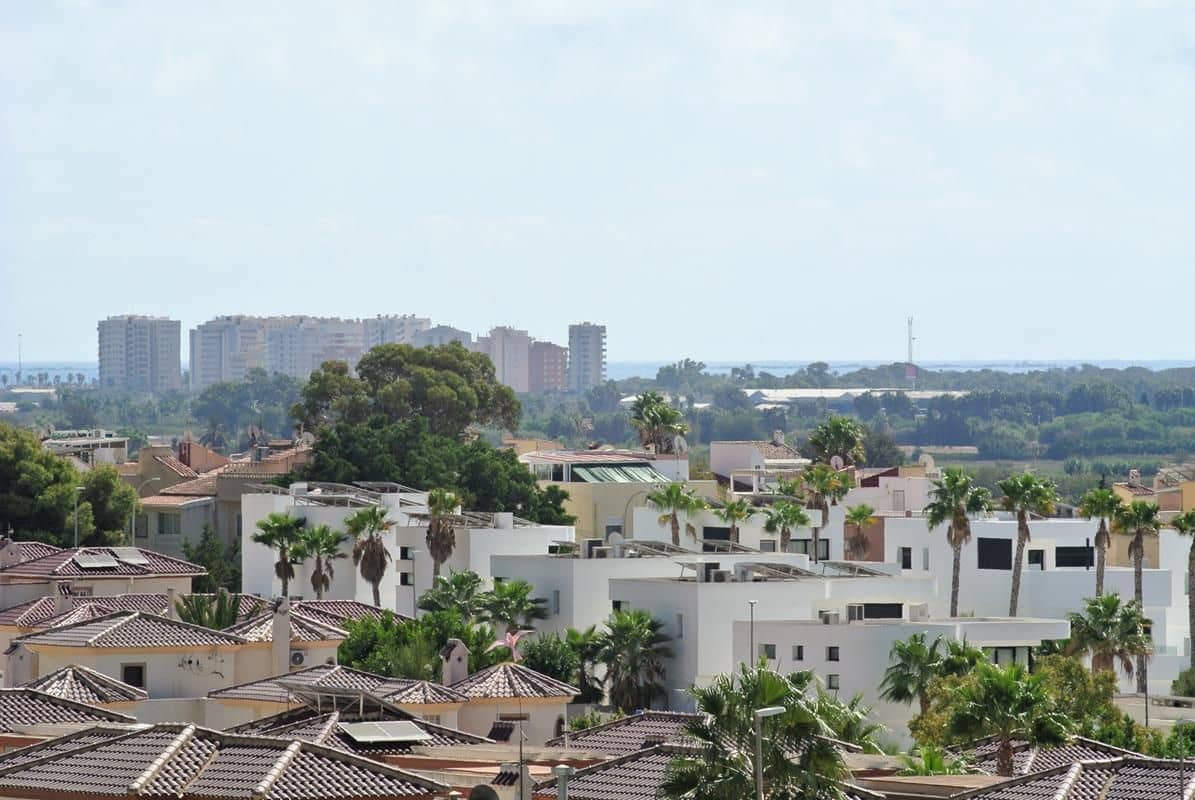 3 makuuhuone Huvila myytävänä paikassa San Fulgencio mukana uima-altaan 
autotalli - 449 000 € (Ref: 9326022)