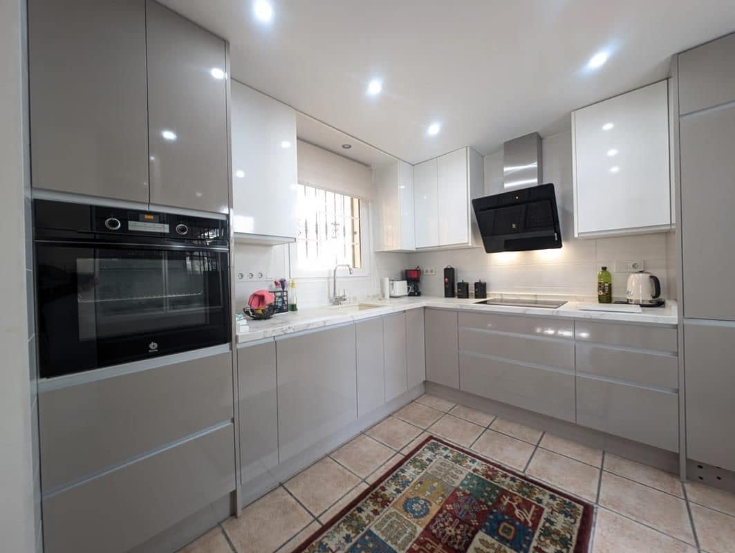 3 quarto Moradia Geminada para venda em Torrevieja com piscina garagem - 298 900 € (Ref: 9326023)