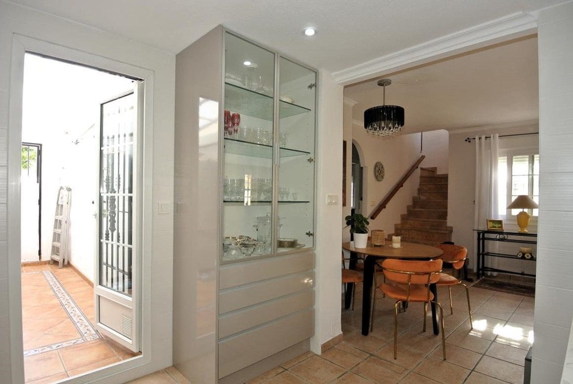 3 quarto Moradia Geminada para venda em Torrevieja com piscina garagem - 298 900 € (Ref: 9326023)