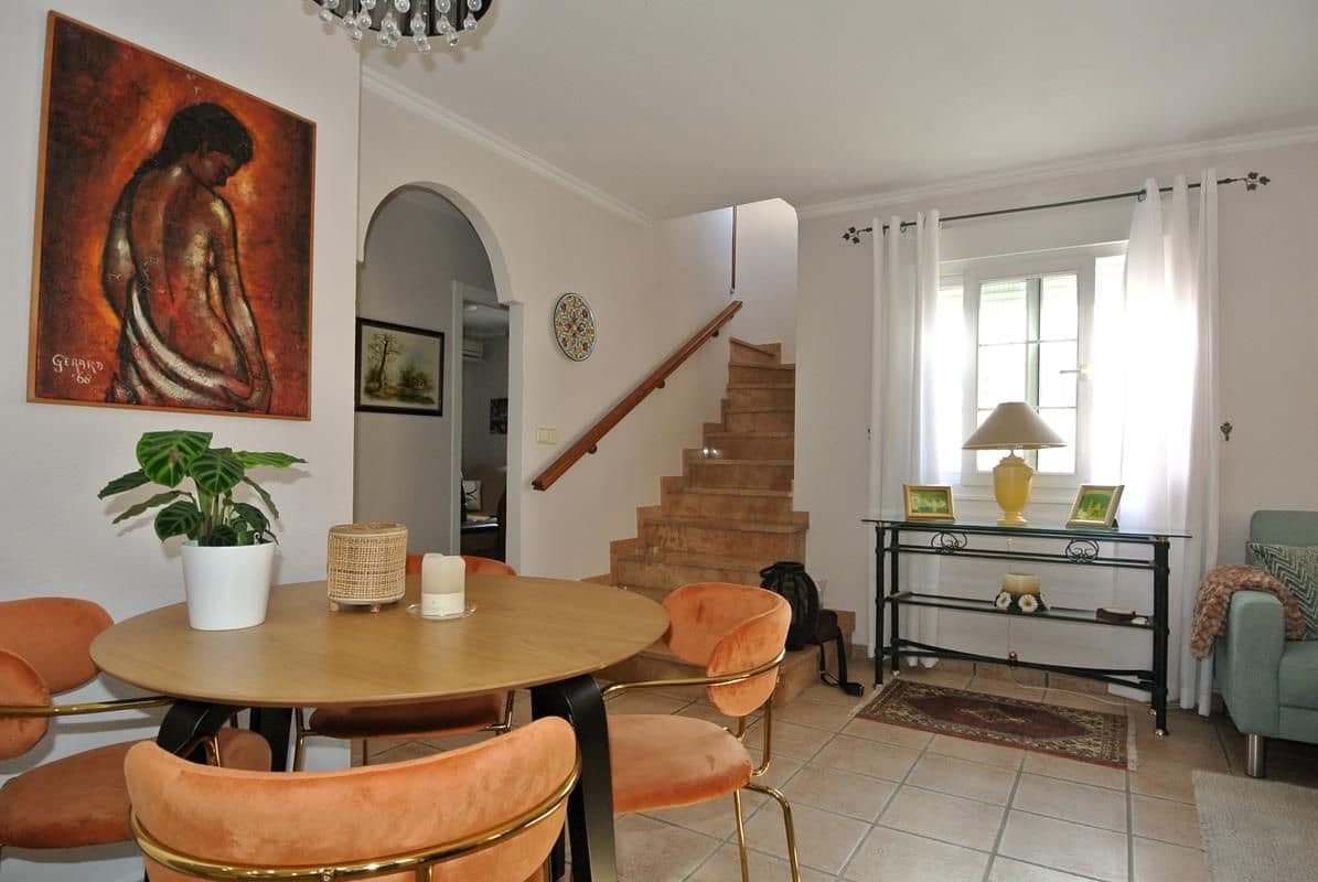 3 quarto Moradia Geminada para venda em Torrevieja com piscina garagem - 298 900 € (Ref: 9326023)