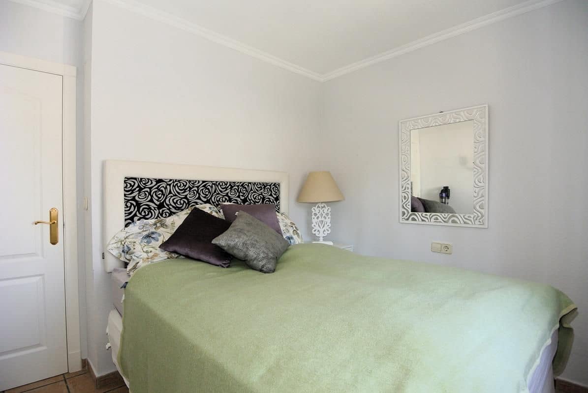 3 quarto Moradia Geminada para venda em Torrevieja com piscina garagem - 298 900 € (Ref: 9326023)