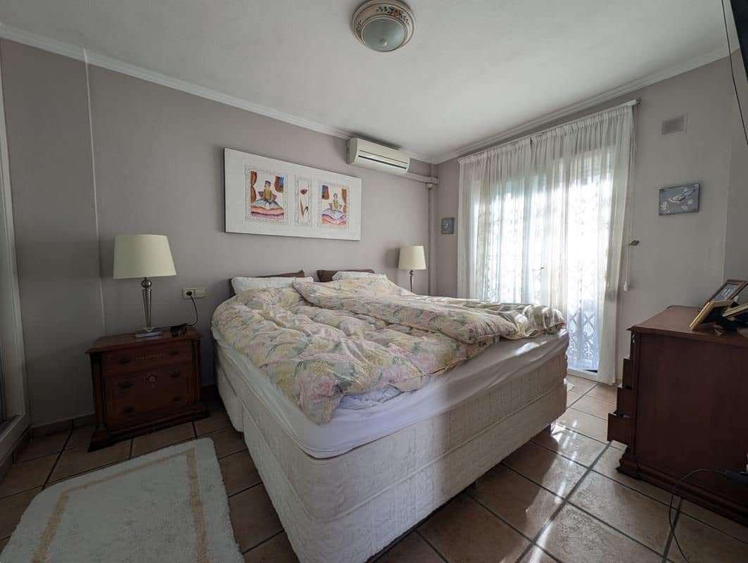 3 quarto Moradia Geminada para venda em Torrevieja com piscina garagem - 298 900 € (Ref: 9326023)