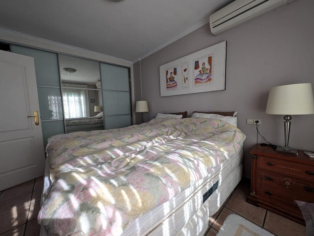 3 quarto Moradia Geminada para venda em Torrevieja com piscina garagem - 298 900 € (Ref: 9326023)