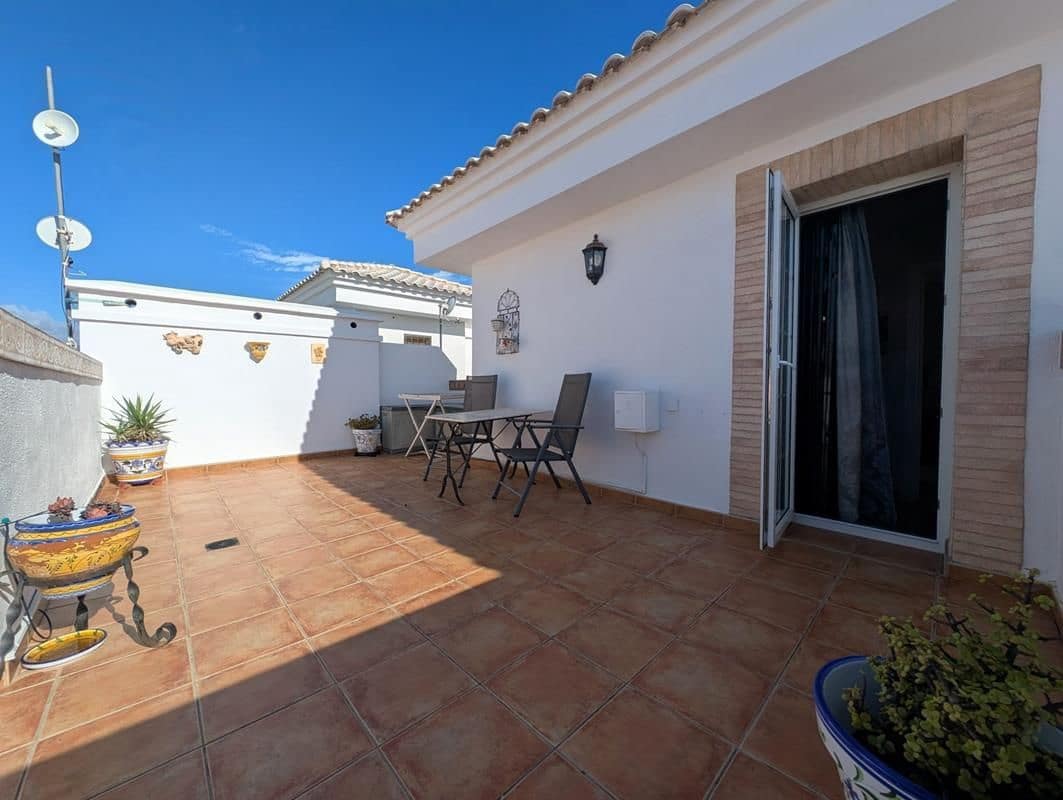 3 quarto Moradia Geminada para venda em Torrevieja com piscina garagem - 298 900 € (Ref: 9326023)
