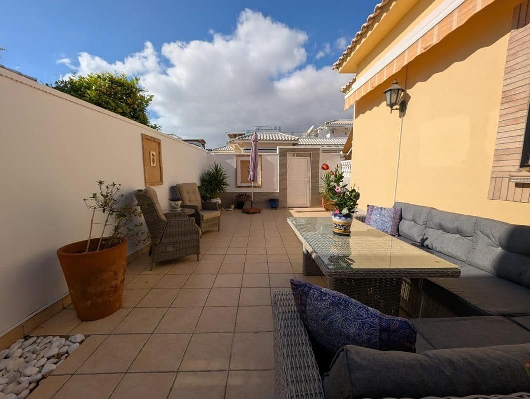 3 quarto Moradia Geminada para venda em Torrevieja com piscina garagem - 298 900 € (Ref: 9326023)