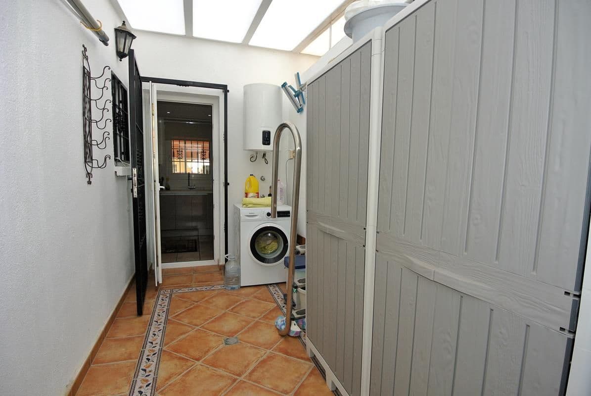 3 quarto Moradia Geminada para venda em Torrevieja com piscina garagem - 298 900 € (Ref: 9326023)