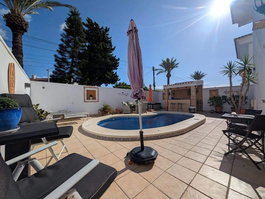 3 quarto Moradia Geminada para venda em Torrevieja com piscina garagem - 298 900 € (Ref: 9326023)