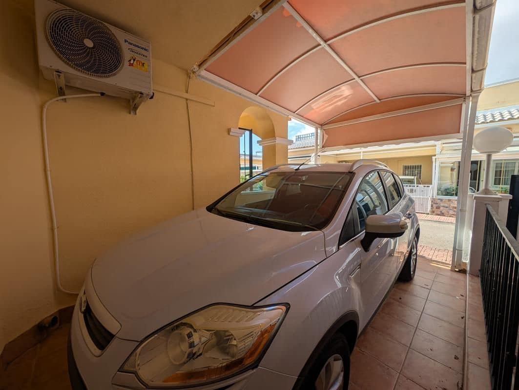 3 quarto Moradia Geminada para venda em Torrevieja com piscina garagem - 298 900 € (Ref: 9326023)