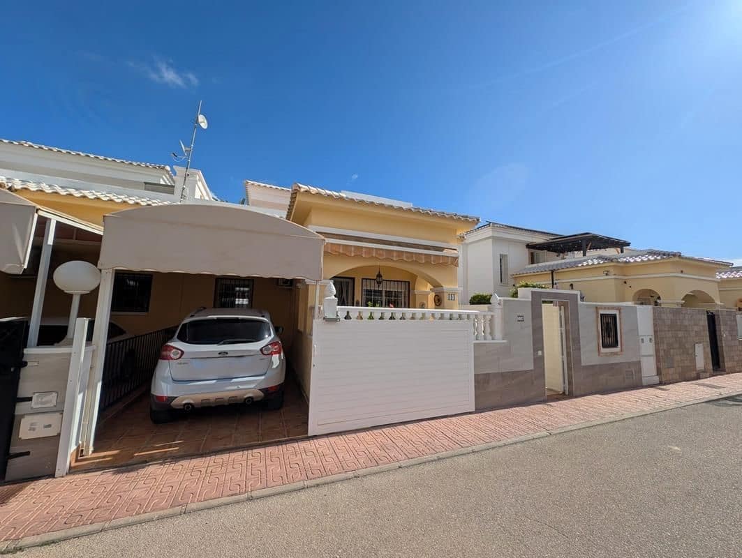 3 quarto Moradia Geminada para venda em Torrevieja com piscina garagem - 298 900 € (Ref: 9326023)