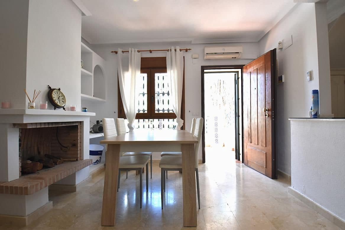 2 soveværelse Semi-Rækkehus til salg i Orihuela Costa med swimmingpool garage - € 220.000 (Ref: 9330184)