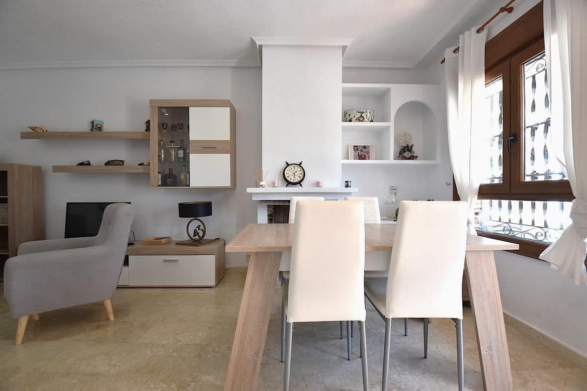 2 soveværelse Semi-Rækkehus til salg i Orihuela Costa med swimmingpool garage - € 220.000 (Ref: 9330184)