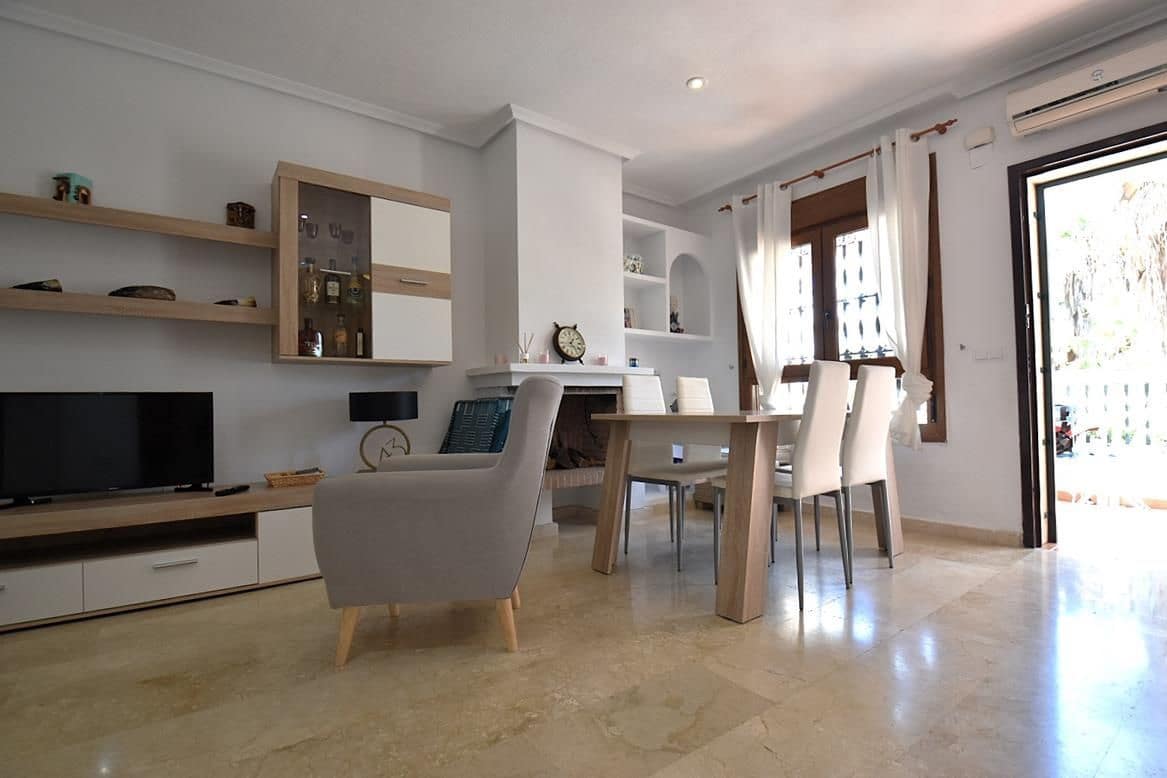 2 soveværelse Semi-Rækkehus til salg i Orihuela Costa med swimmingpool garage - € 220.000 (Ref: 9330184)