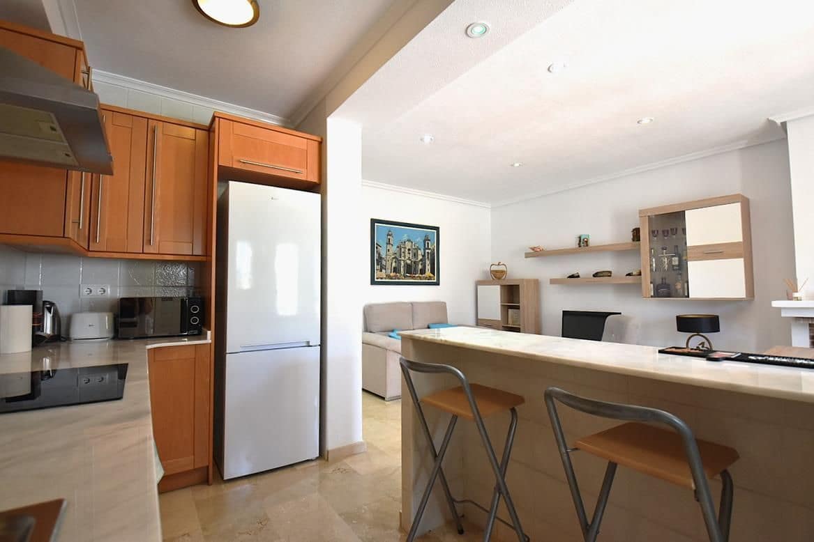 2 soveværelse Semi-Rækkehus til salg i Orihuela Costa med swimmingpool garage - € 220.000 (Ref: 9330184)