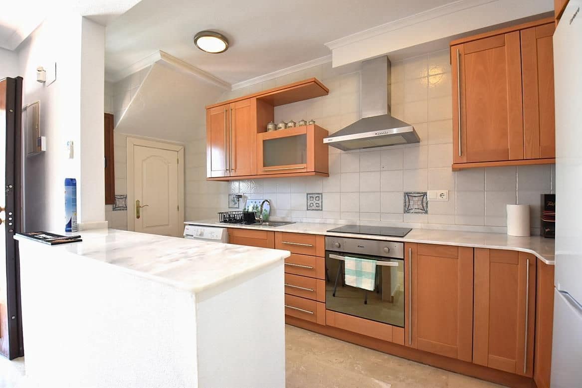 2 soveværelse Semi-Rækkehus til salg i Orihuela Costa med swimmingpool garage - € 220.000 (Ref: 9330184)