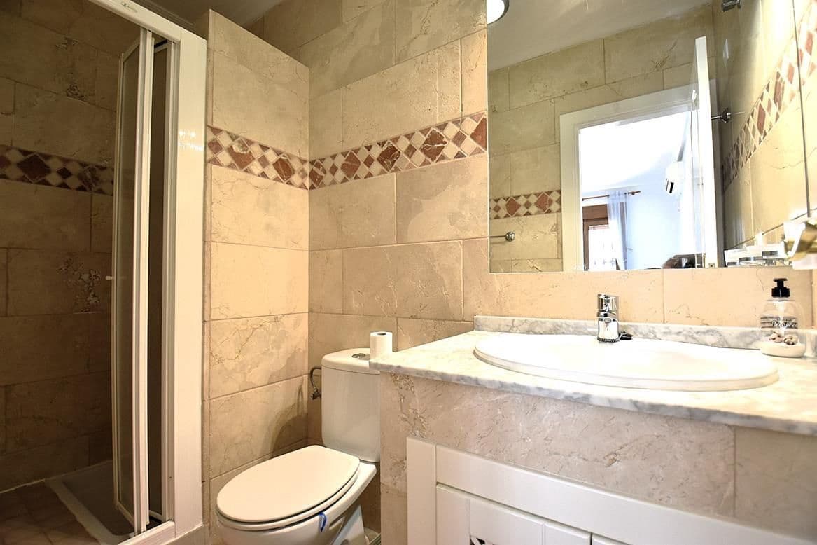 2 soveværelse Semi-Rækkehus til salg i Orihuela Costa med swimmingpool garage - € 220.000 (Ref: 9330184)