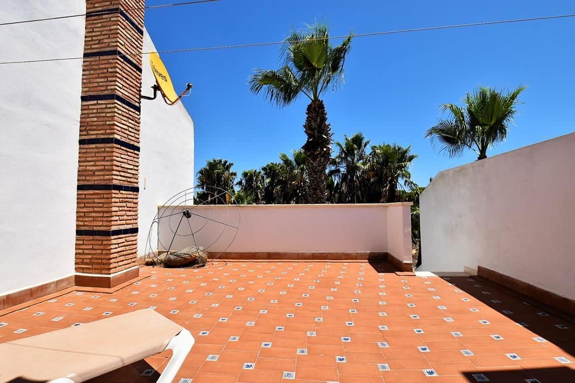 2 soveværelse Semi-Rækkehus til salg i Orihuela Costa med swimmingpool garage - € 220.000 (Ref: 9330184)