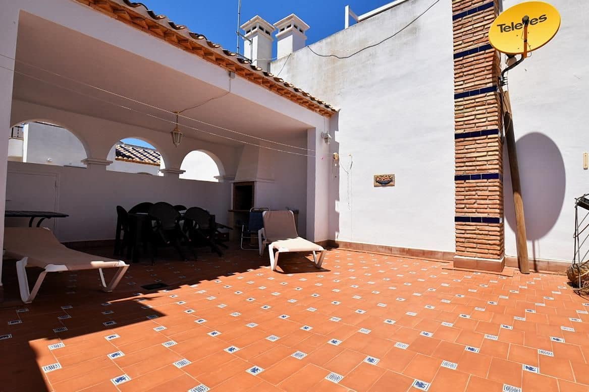 2 soveværelse Semi-Rækkehus til salg i Orihuela Costa med swimmingpool garage - € 220.000 (Ref: 9330184)