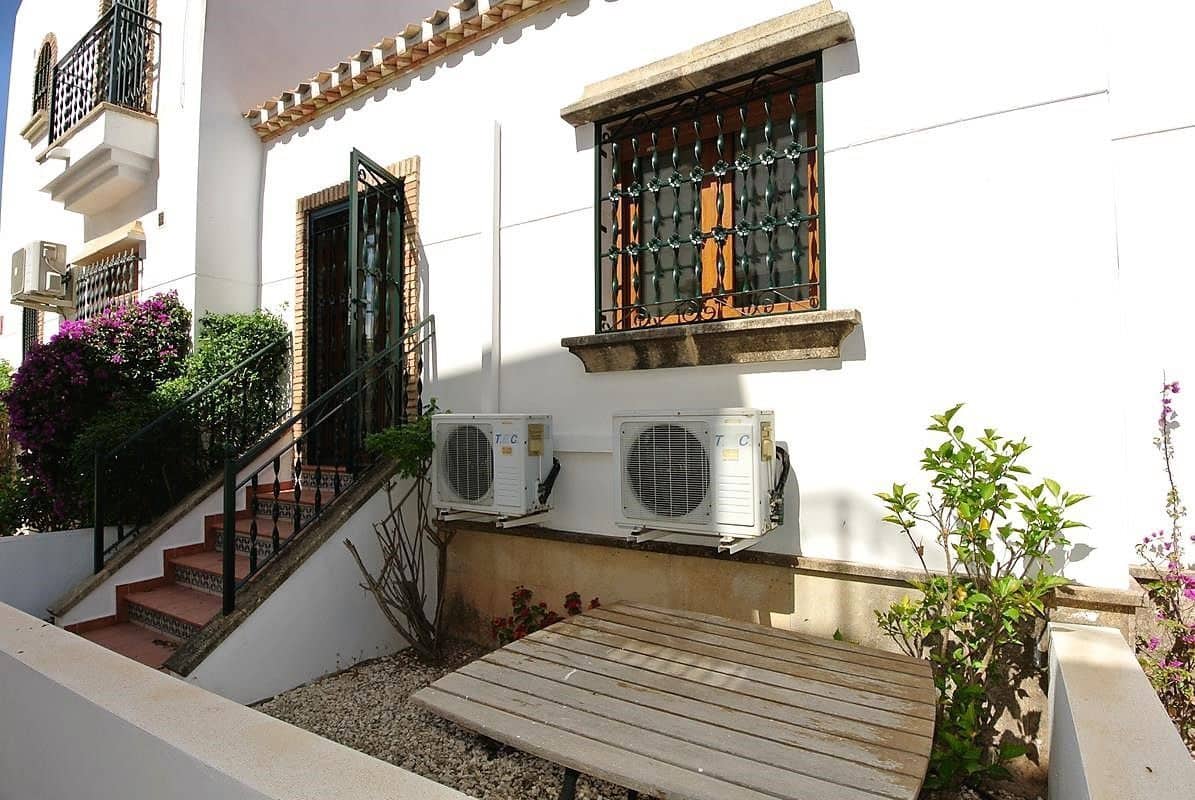 2 soveværelse Semi-Rækkehus til salg i Orihuela Costa med swimmingpool garage - € 220.000 (Ref: 9330184)