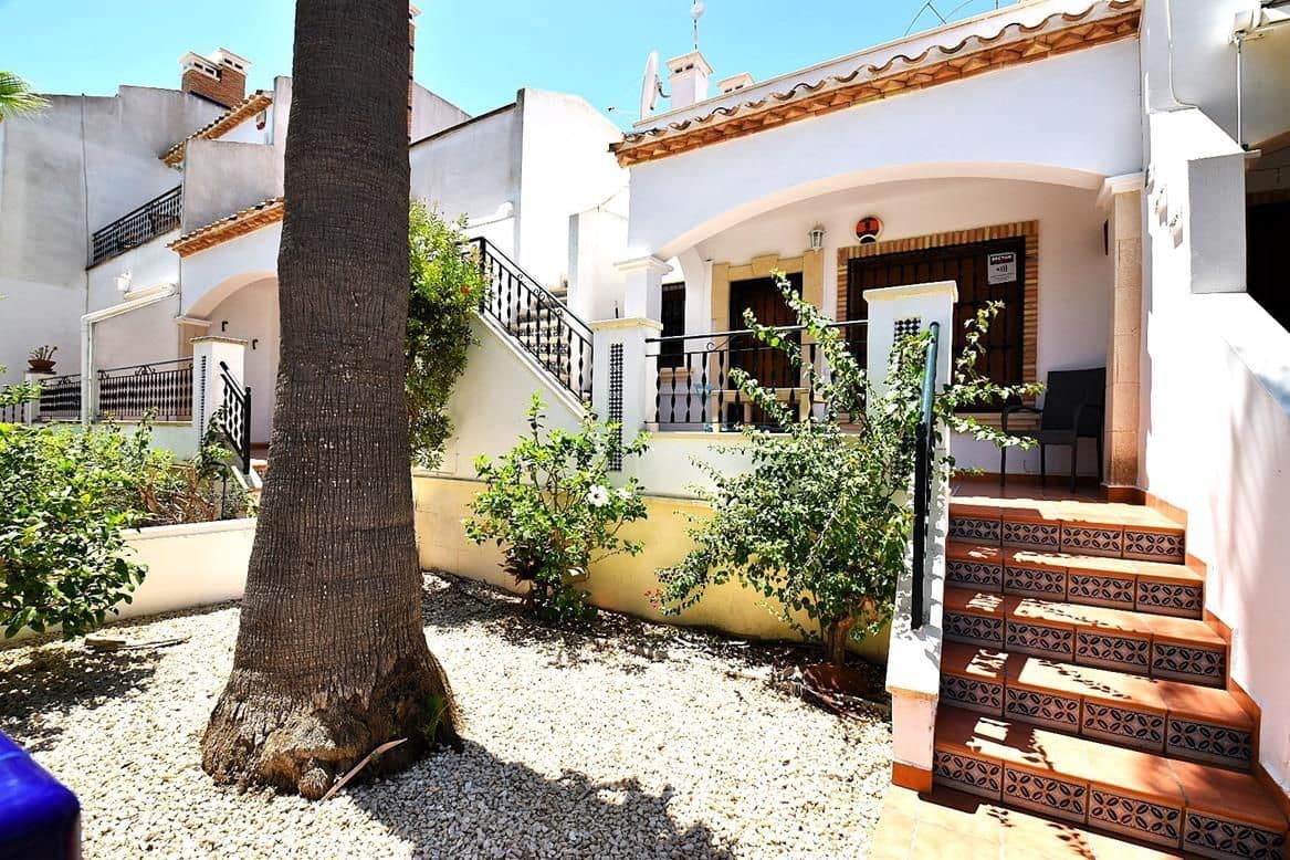 2 soveværelse Semi-Rækkehus til salg i Orihuela Costa med swimmingpool garage - € 220.000 (Ref: 9330184)