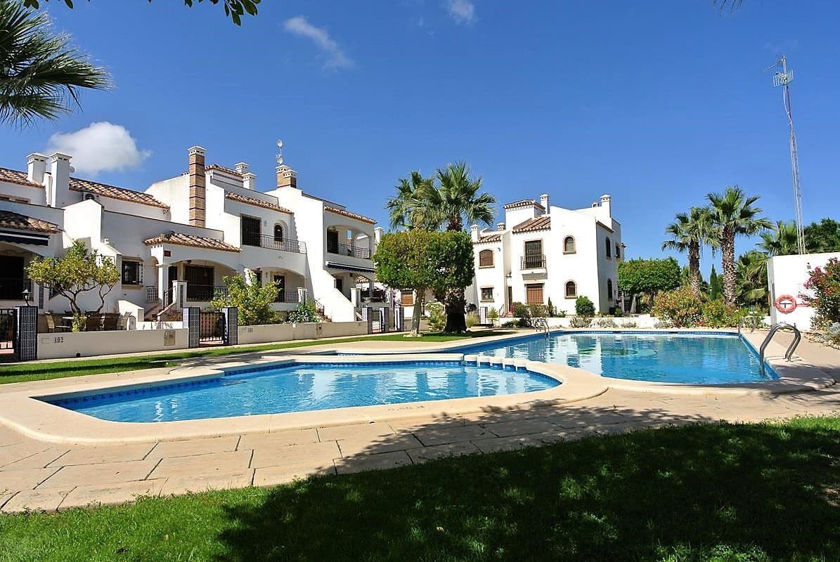 2 soveværelse Semi-Rækkehus til salg i Orihuela Costa med swimmingpool garage - € 220.000 (Ref: 9330184)