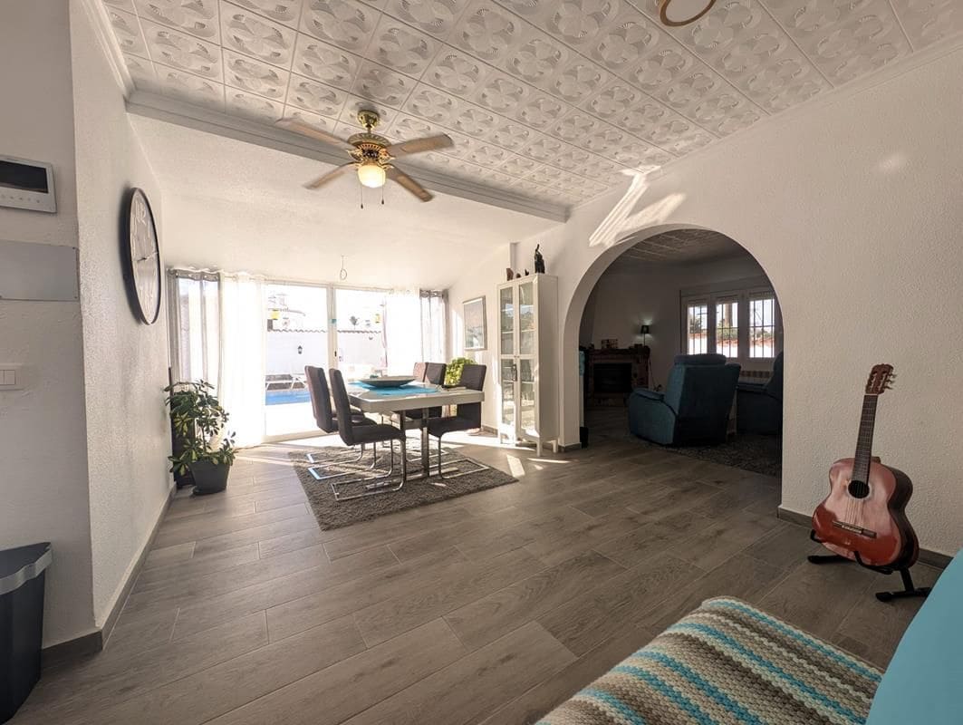 3 sovrum Villa till salu i Torrevieja med pool garage - 389 000 € (Ref: 9403143)