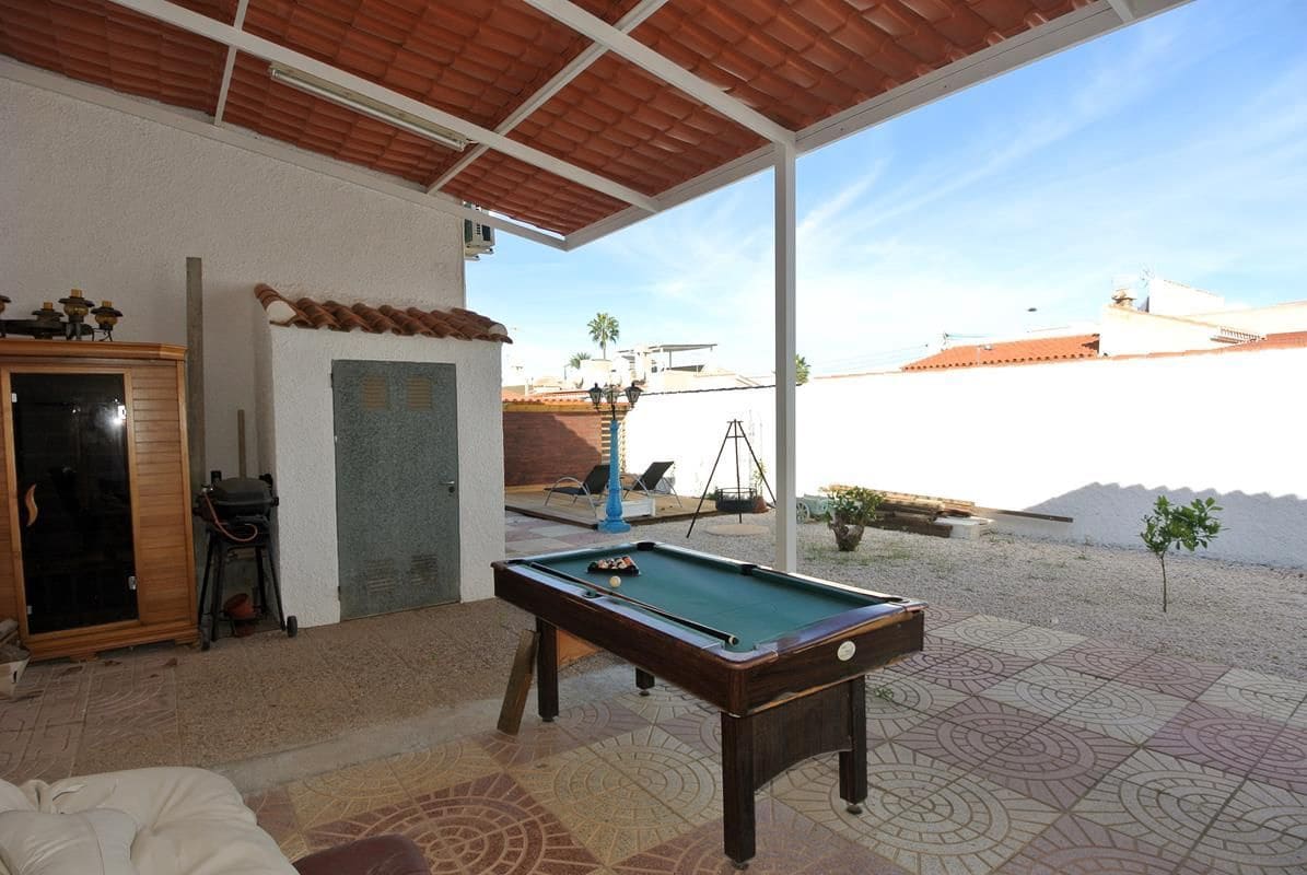 3 sovrum Villa till salu i Torrevieja med pool garage - 389 000 € (Ref: 9403143)