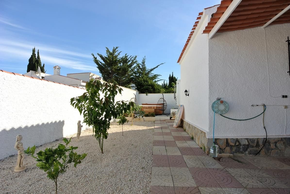 3 sovrum Villa till salu i Torrevieja med pool garage - 389 000 € (Ref: 9403143)