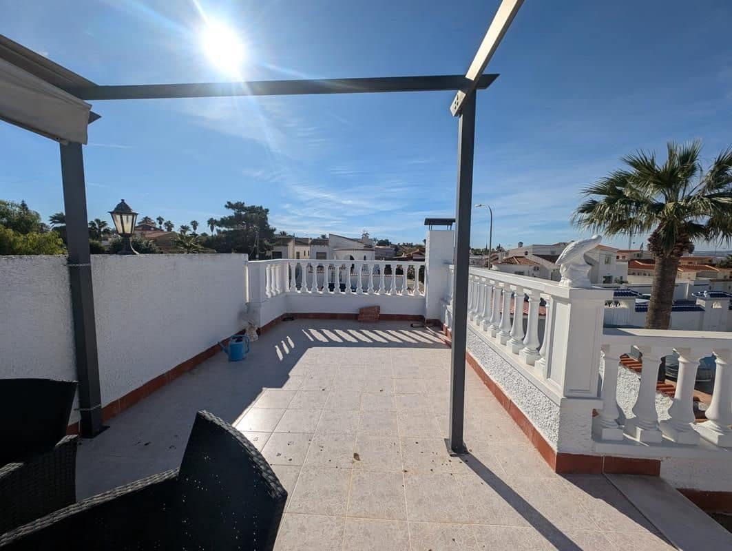 3 sovrum Villa till salu i Torrevieja med pool garage - 389 000 € (Ref: 9403143)