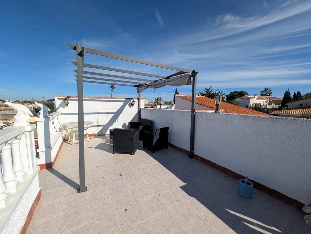 3 sovrum Villa till salu i Torrevieja med pool garage - 389 000 € (Ref: 9403143)