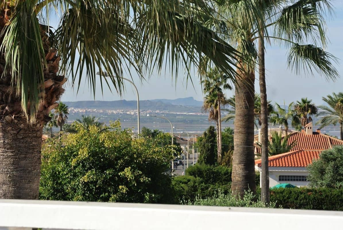 3 sovrum Villa till salu i Torrevieja med pool garage - 389 000 € (Ref: 9403143)