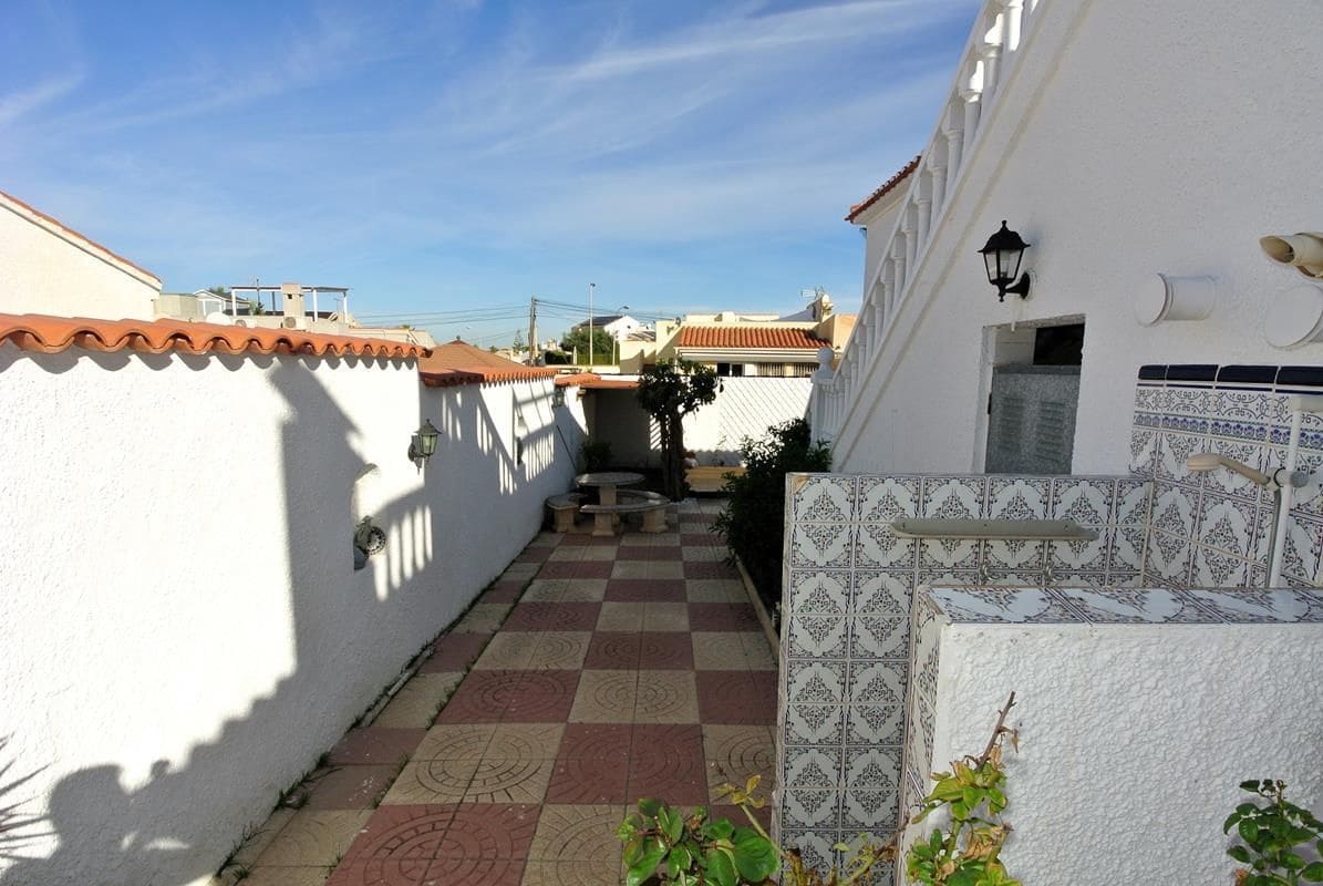 3 sovrum Villa till salu i Torrevieja med pool garage - 389 000 € (Ref: 9403143)