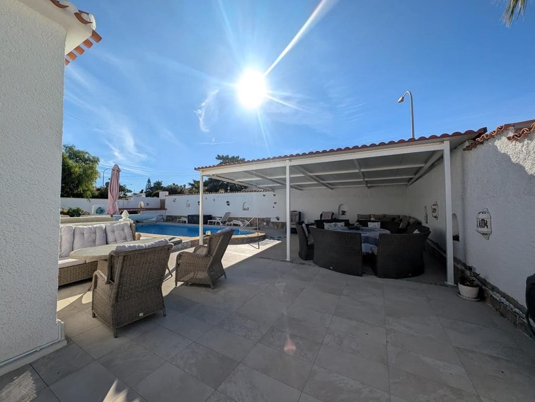 3 sovrum Villa till salu i Torrevieja med pool garage - 389 000 € (Ref: 9403143)