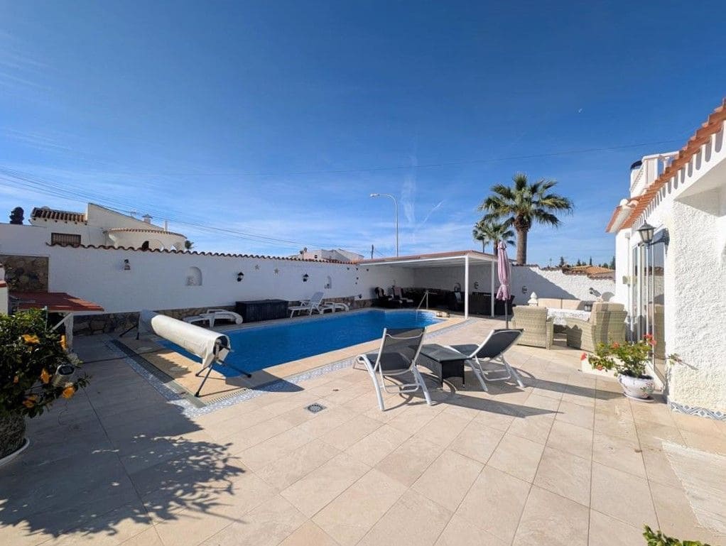 3 sovrum Villa till salu i Torrevieja med pool garage - 389 000 € (Ref: 9403143)