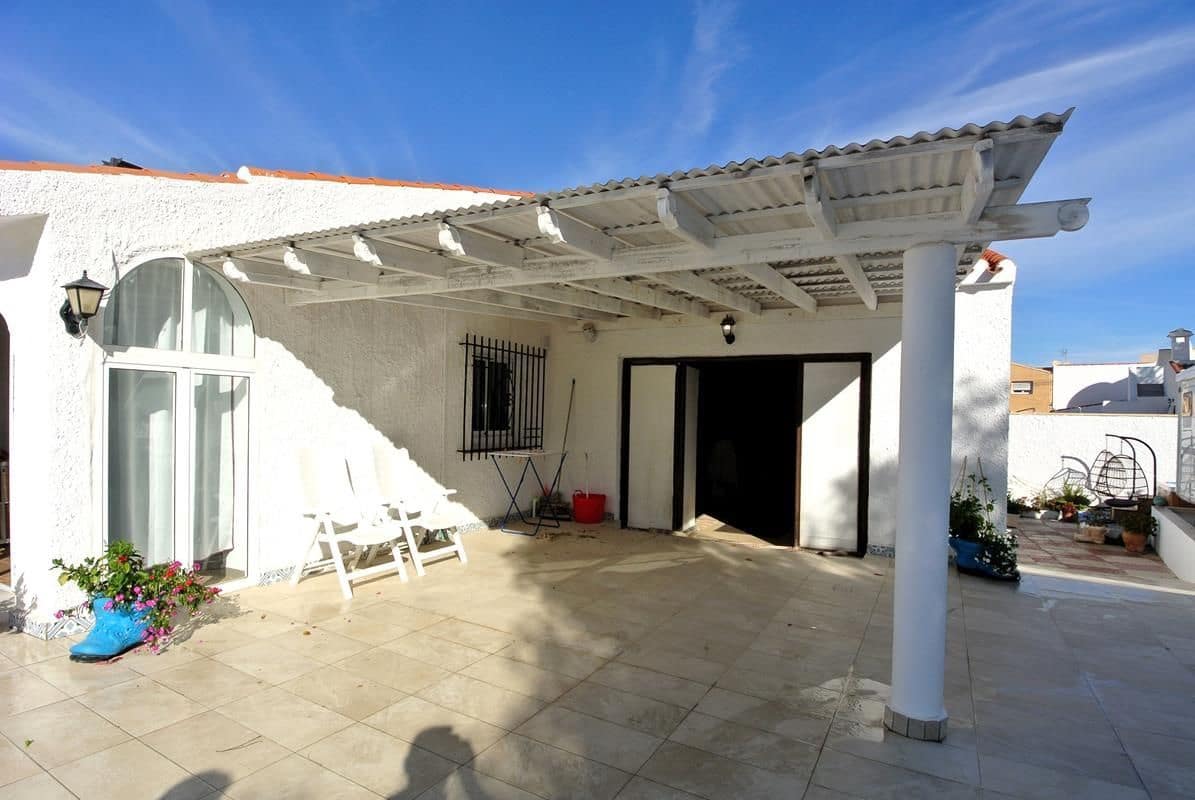 3 sovrum Villa till salu i Torrevieja med pool garage - 389 000 € (Ref: 9403143)