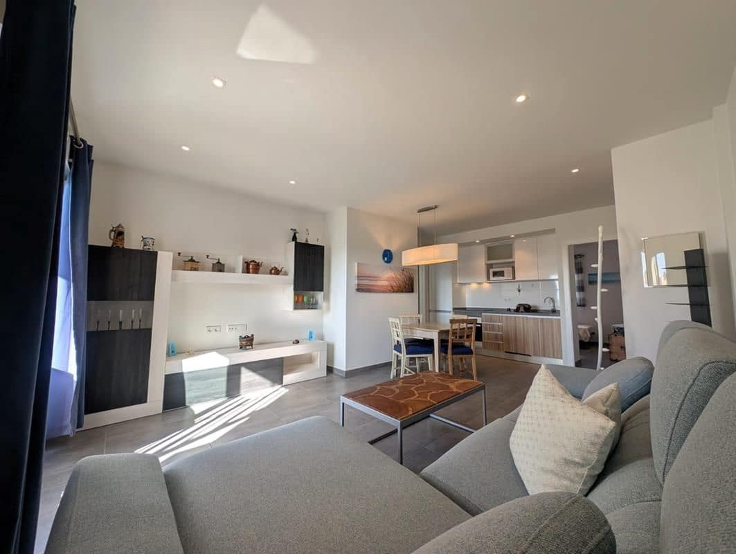 3 makuuhuone Huoneisto myytävänä paikassa Torrevieja mukana uima-altaan - 259 900 € (Ref: 9468167)