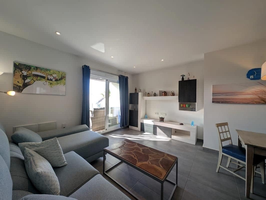 3 makuuhuone Huoneisto myytävänä paikassa Torrevieja mukana uima-altaan - 259 900 € (Ref: 9468167)