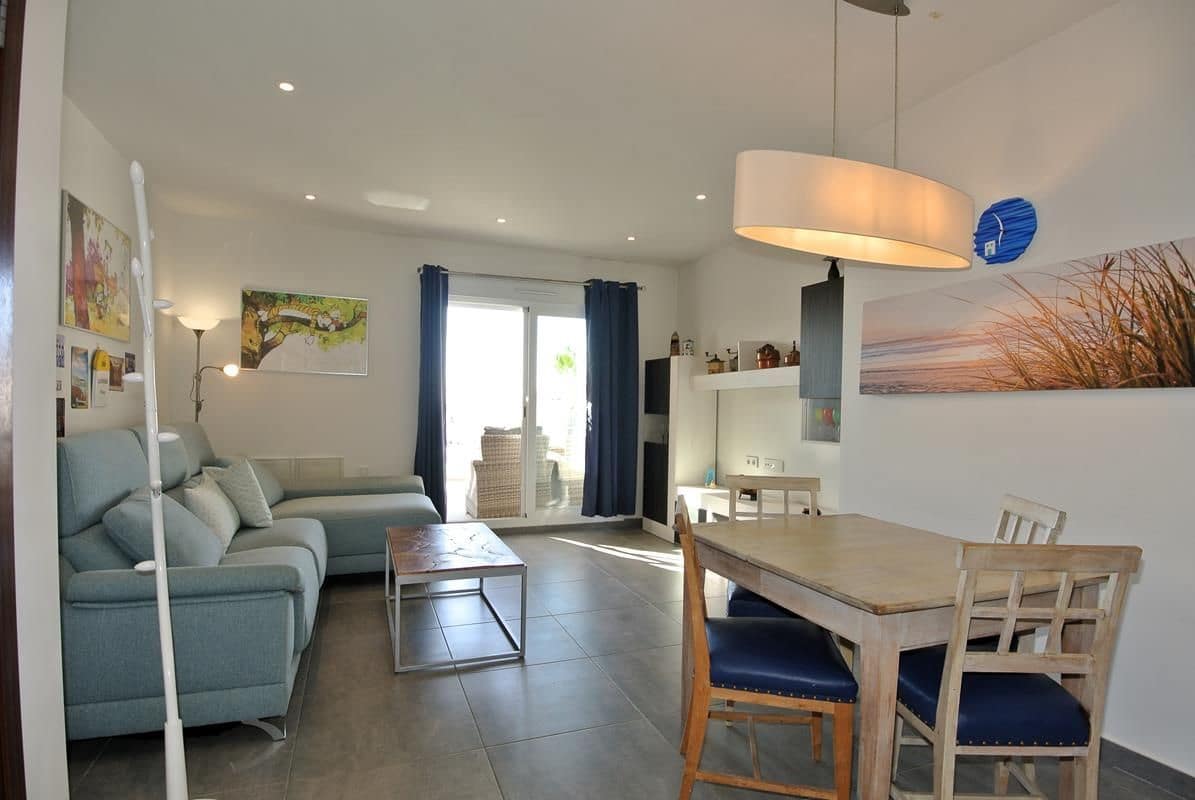 3 makuuhuone Huoneisto myytävänä paikassa Torrevieja mukana uima-altaan - 259 900 € (Ref: 9468167)