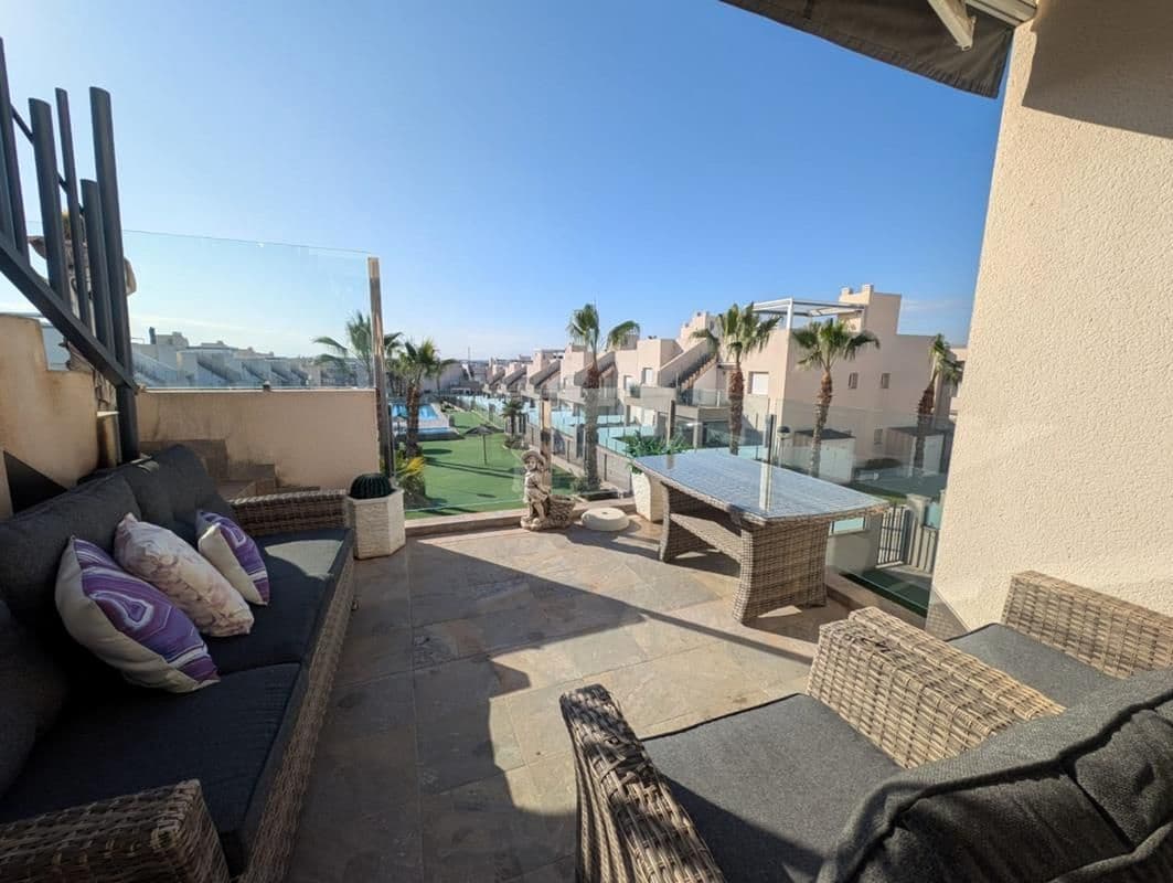 3 makuuhuone Huoneisto myytävänä paikassa Torrevieja mukana uima-altaan - 259 900 € (Ref: 9468167)